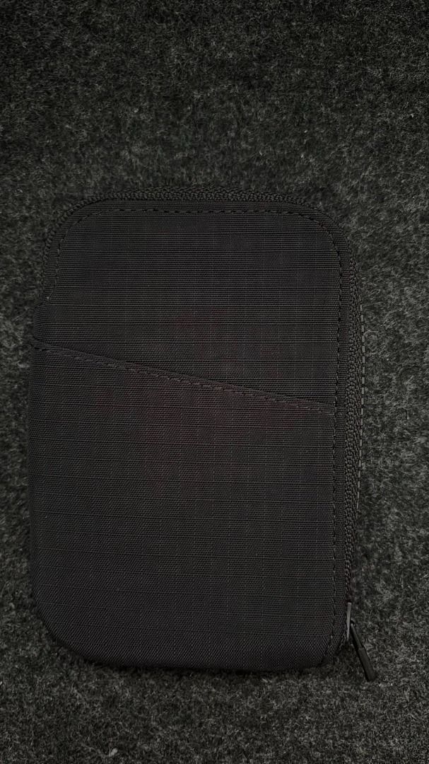 Alpaka Zip Card Pouch (Category: Wallets & Card Holders) located in Las Pinas. Submitted by mindlessghost (Listing ID 1425489111, Image 1). Description: - Alpaka Zip Card Pouch - Black color - Secure zip closure - Compact design - Ideal for cards and small essentials.