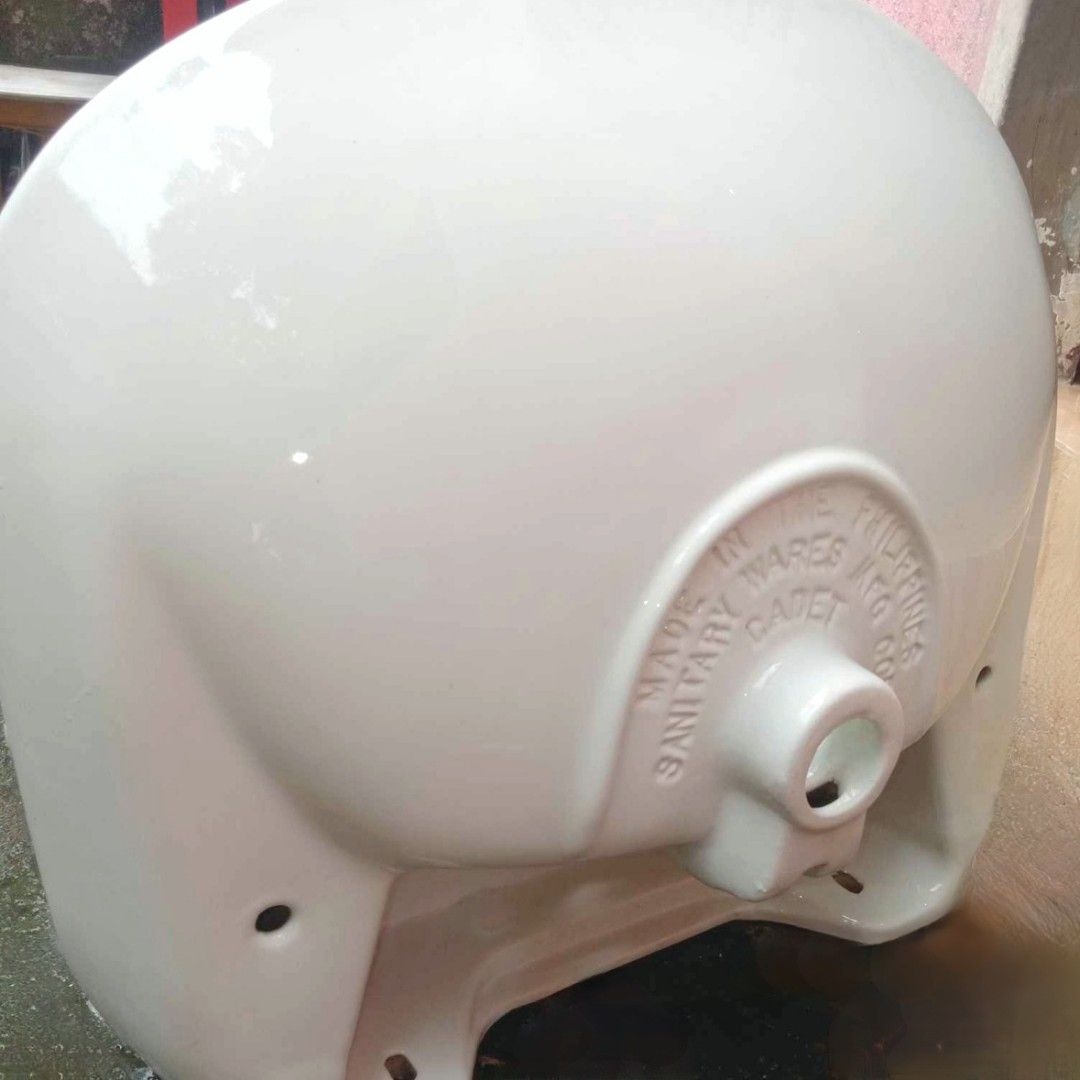 American Standard Wall Hanging Lavatory Sink (Category: Bathroom & Kitchen Fixtures) located in Quezon City. Submitted by goodbyexgoodbuy (Listing ID 1425553582, Image 2). Description: American standard lavtory sink - Single faucet hole with overflow hole. - Rounded edge design - Still in very good condition, like new. We never used it since we bought it. -23 inches x 19 inches Pickup location: Tomas Morato, QC.