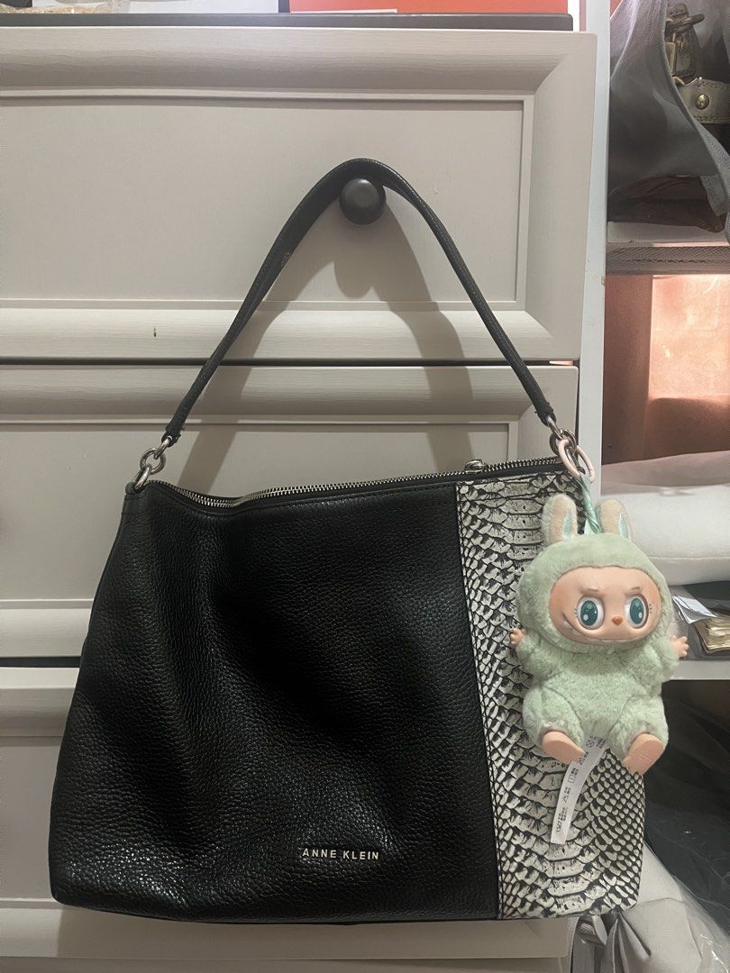 Anne Klein Shoulder Bag (Category: Shoulder Bags) located in Manila. Submitted by msmarison (Listing ID 1425532952, Image 1). Description: 🌷 Decluttering 🌷 Anne Klein Shoulder Bag No issue Gently used for personal use 📍 Location: Lipa, Batangas 📦 Shipping: Available via J&T Express 💌 Interested? Send me a DM here or on IG: @msmarison (black top profile)..