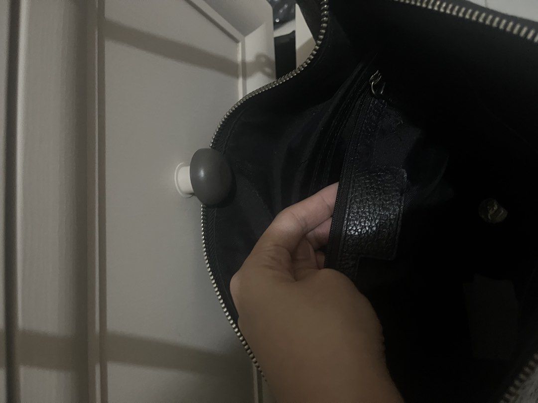 Anne Klein Shoulder Bag (Category: Shoulder Bags) located in Manila. Submitted by msmarison (Listing ID 1425532952, Image 3). Description: 🌷 Decluttering 🌷 Anne Klein Shoulder Bag No issue Gently used for personal use 📍 Location: Lipa, Batangas 📦 Shipping: Available via J&T Express 💌 Interested? Send me a DM here or on IG: @msmarison (black top profile)..
