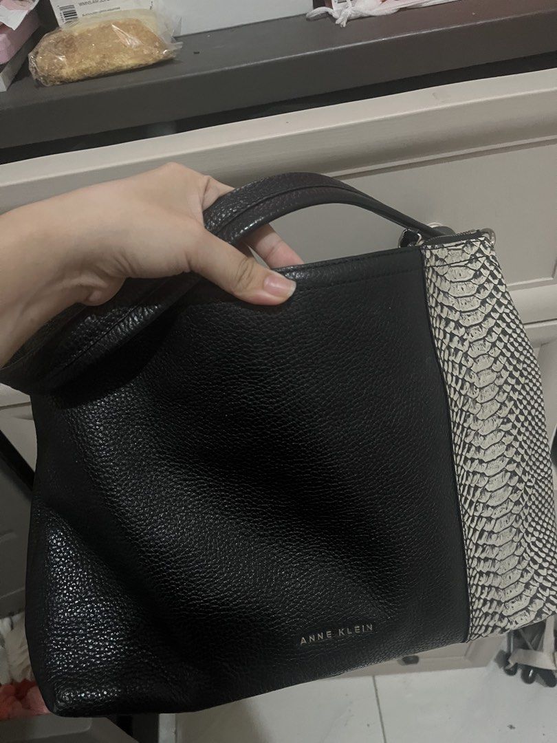 Anne Klein Shoulder Bag (Category: Shoulder Bags) located in Manila. Submitted by msmarison (Listing ID 1425532952, Image 2). Description: 🌷 Decluttering 🌷 Anne Klein Shoulder Bag No issue Gently used for personal use 📍 Location: Lipa, Batangas 📦 Shipping: Available via J&T Express 💌 Interested? Send me a DM here or on IG: @msmarison (black top profile)..