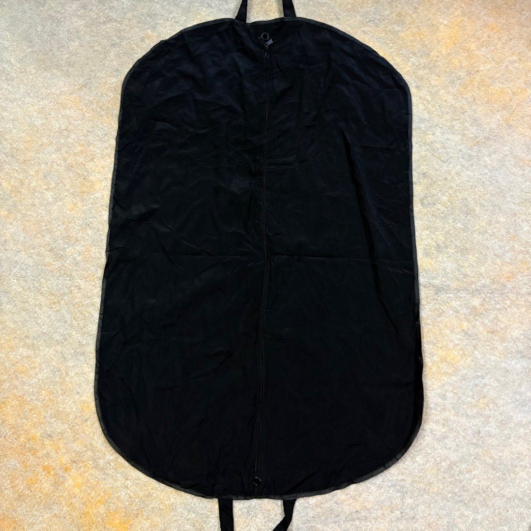 Authentic Giorgio Armani Black Nylon Garment Bag (Category: Luxury Bags & Wallets) located in Binangonan. Submitted by makoleksyon (Listing ID 1425579807, Image 3). Description: Excellent condition Like new No flaws Bought in Japan 💯% Authentic Money back guarantee .