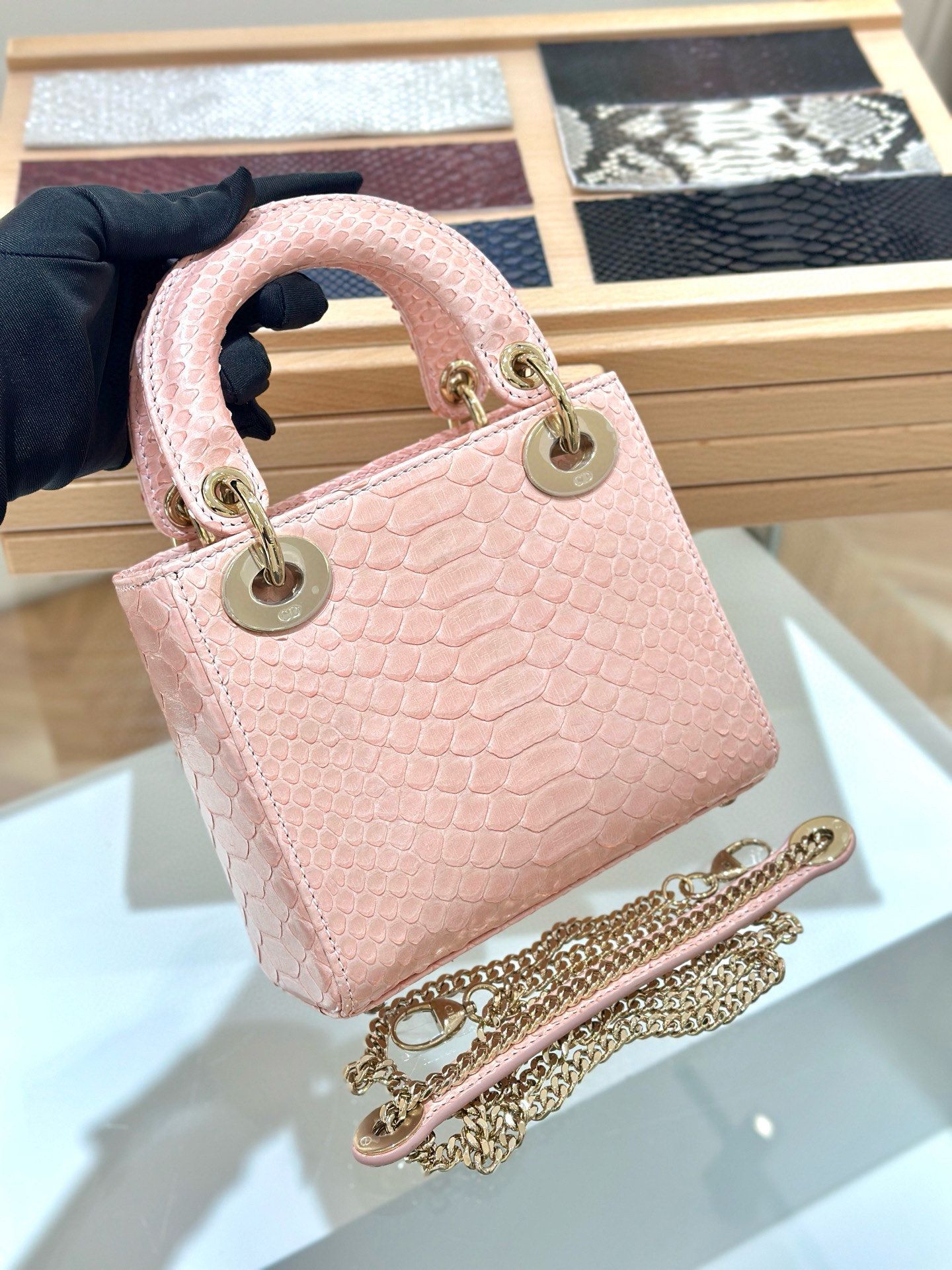Authentic 𝐋𝐚𝐝𝐲𝟏𝟕snake Skin Peach Powder, Luxury, Bags & Wallets on ...