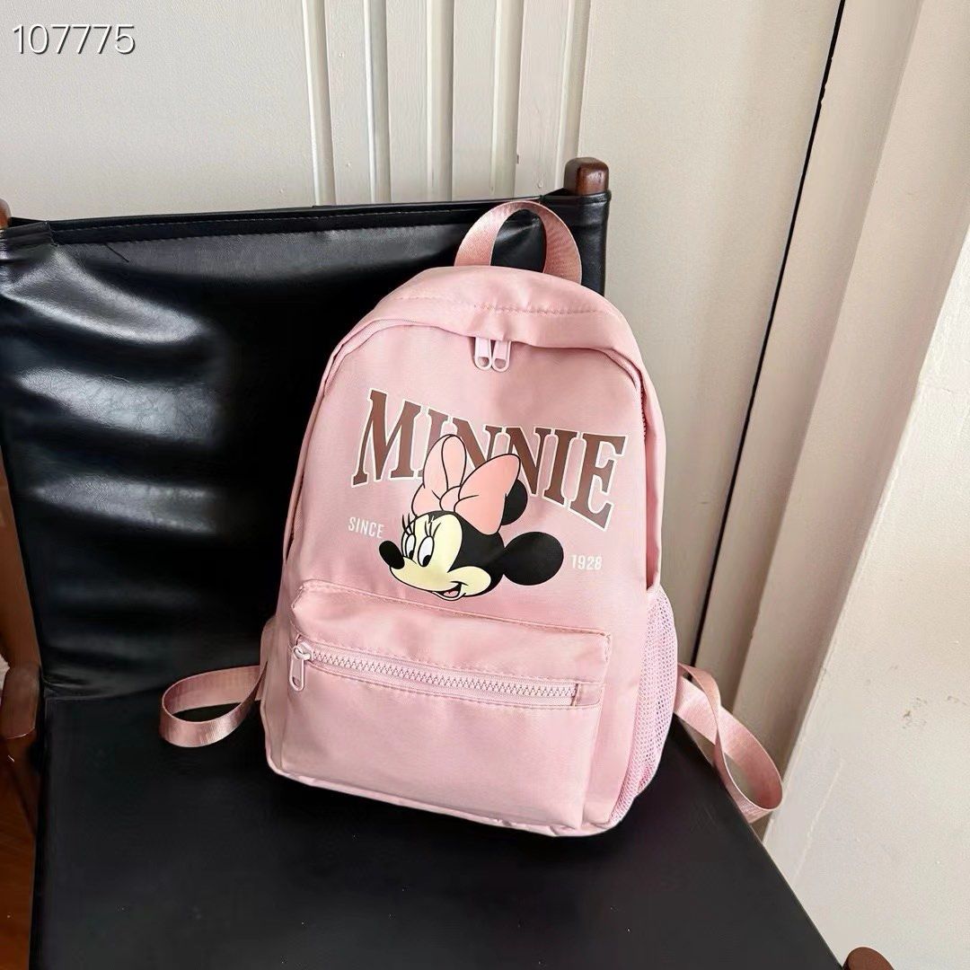 Backpack (Category: Other Babies Going Out Needs) located in Singapore. Submitted by glynis94 (Listing ID 1425469714, Image 3). Description: ZARA KIDS BAG 30*22*10CM AVERAGE .