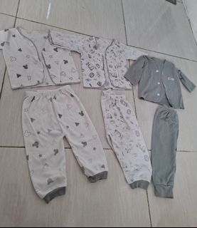 (Kategori: ) berada di . Dikirim oleh hellohellothrift (ID iklan 1425511473, Gambar 1). Deskripsi: .
