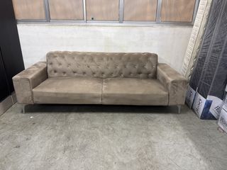 (Category: ) located in . Submitted by edward_lcf_furniture_store (Listing ID 1425488701, Image 1). Description: .