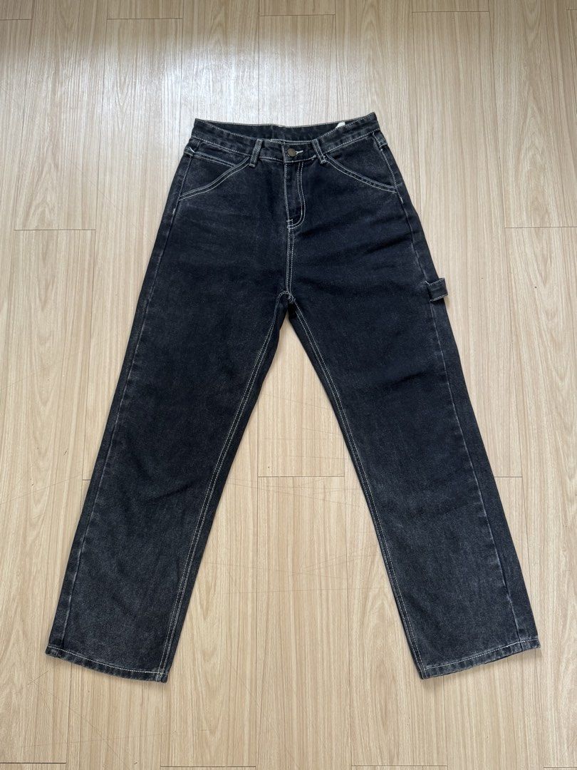 Black Contrast Stitch HW Denim Jeans (Category: Jeans) located in Manila. Submitted by eloi25_ (Listing ID 1425464471, Image 3). Description: Waist: 28” Hips: 38” Length: 39.5”.