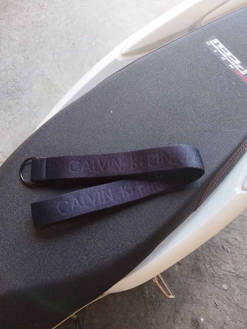 calvin klein belt (Category: Belts) located in Bulacan. Submitted by side.hustle11 (Listing ID 1425499417, Image 2). Description: Waist 30-36, EXCELLENT CONDITION LOC BULACAN.