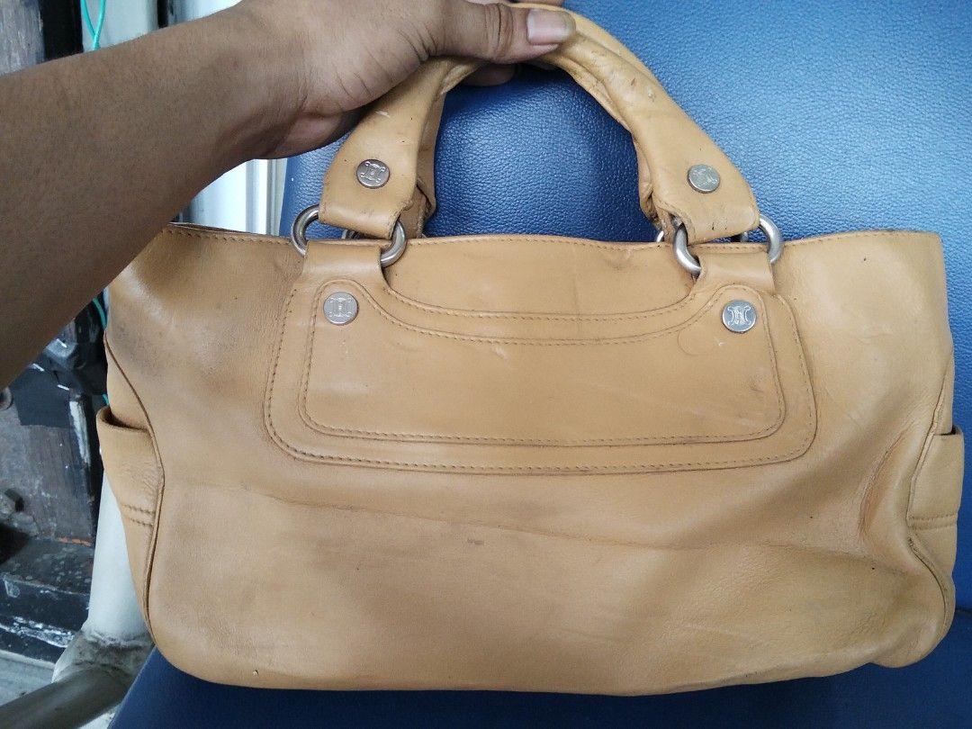 Celine Beige Leather Handbag (Category: Luxury Bags & Wallets) located in General Santos City (Dadiangas). Submitted by angelofetr74296 (Listing ID 1425522048, Image 2). Description: legit .