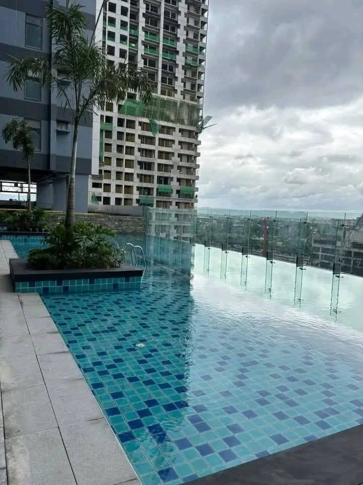 CIRRUS RESIDENCES (Category: Apartments & Condos) located in Quezon City. Submitted by raynorbueno (Listing ID 1425549735, Image 2). Description: 𝐂𝐈𝐑𝐑𝐔𝐒 𝐑𝐄𝐒𝐈𝐃𝐄𝐍𝐂𝐄𝐒 📌 Developer : Robinsons Land Corp. ( RLC Residences ) Location: Bridgetowne East, Barangay Rosario, Pasig City Position yourself at the epicenter of growth with Cirrus Residences. This prime residential tower offers exceptional rental potential, unmatched accessibility