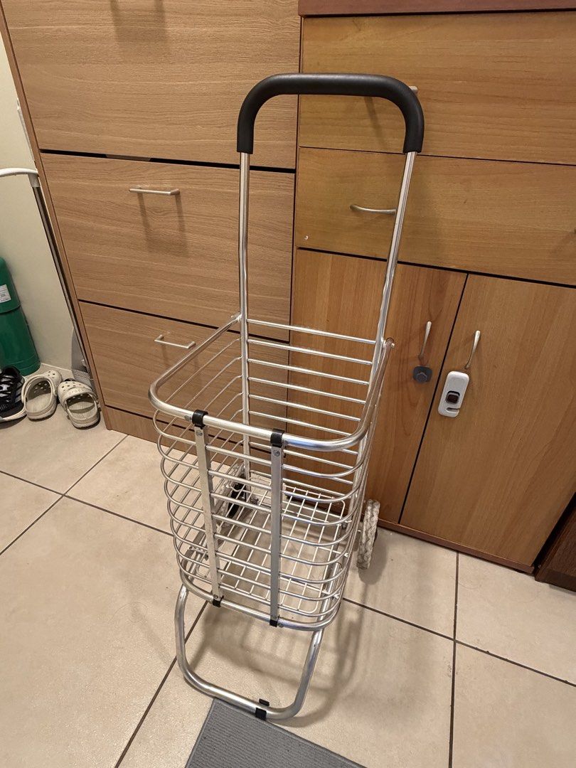Collapsible Shopping Cart (Category: Everything Else Others) located in Quezon City. Submitted by bridgerton88 (Listing ID 1425463243, Image 1). Description: .