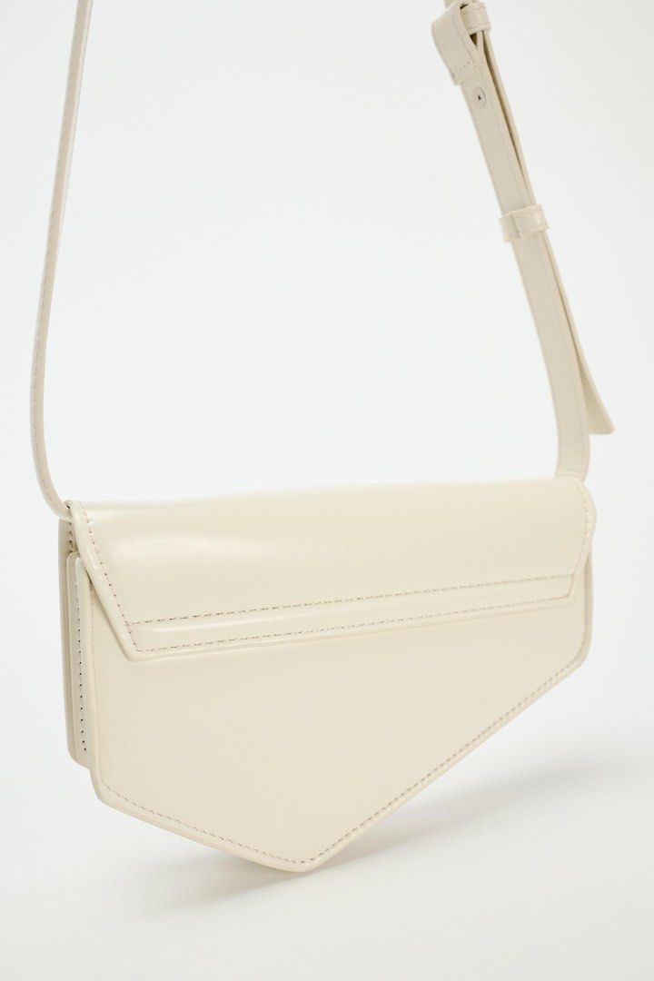 Cream-Colored Geometric Crossbody Bag (Category: Cross-body Bags) located in Tarlac. Submitted by ms.bee_ (Listing ID 1425590048, Image 2). Description: .