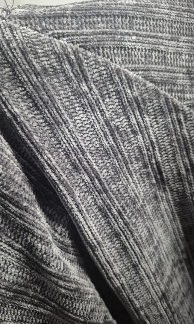 Cropped Turtleneck Top (Category: Longsleeves) located in Manila. Submitted by declutter_s (Listing ID 1425581323, Image 2). Description: Cropped top features a turtleneck design and long sleeves. It has a textured, knitted velvet-like fabric. The top is a dark grey color. It is a stylish piece that can be paired with high-waisted bottoms for a chic look..
