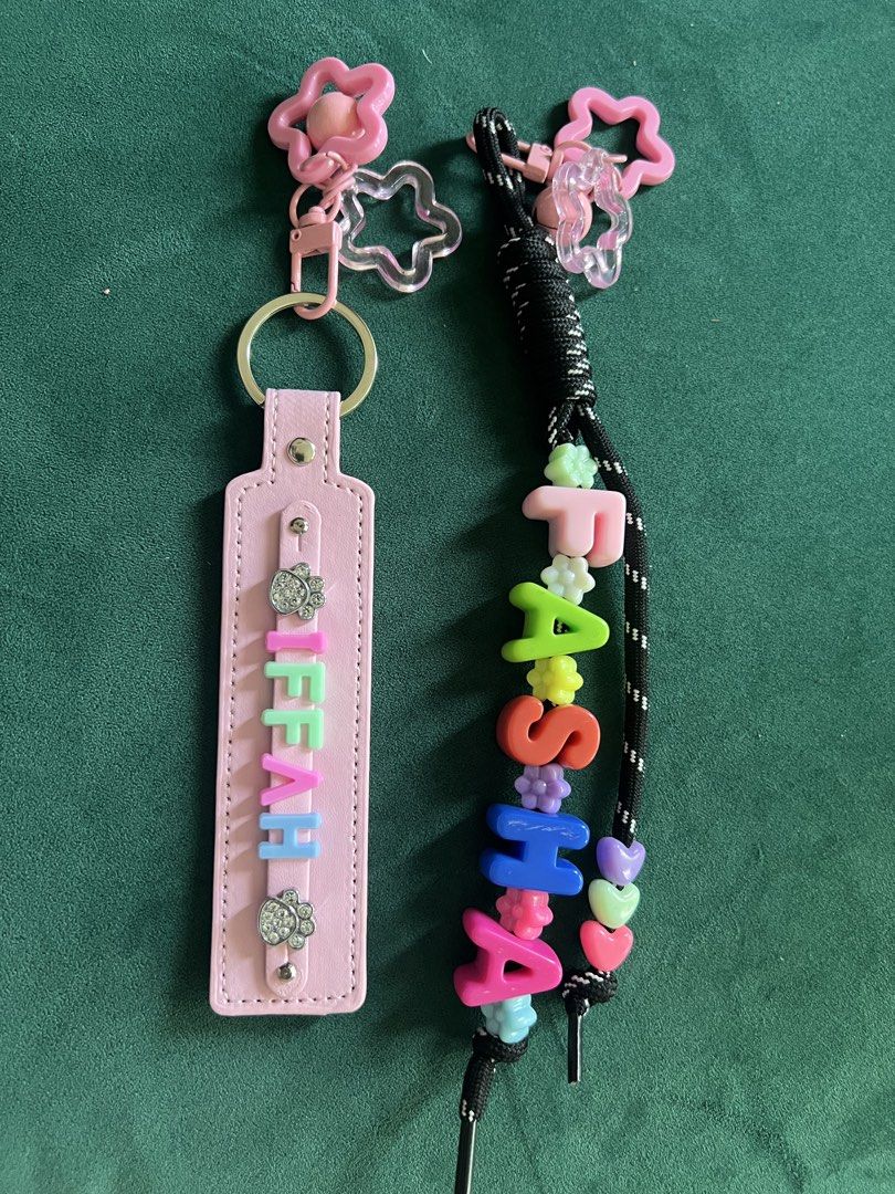 Custom Name Keychains (Category: Babies & Kids Fashion) located in Petaling Jaya. Submitted by preloved_ff_ (Listing ID 1425588939, Image 1). Description: OPEN ORDER ( PRE ORDER ) 🍓Sesuai gantung dekat beg sekolah anak2 🍓Handbag mami2 🙈. 🍓Huruf max 6 sahaja 🍓Boleh pilih warne tali sahaja . Nama / aksesori random ye mami 🥰 🍓Harga termasuk aksesori By postage J&T @ DFOD or add postage 📌 no urgent postage .