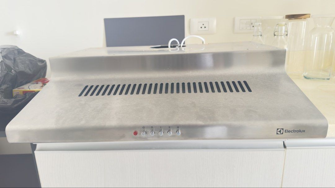 Electrolux Range hood (Category: Other Kitchen Appliances) located in Taguig. Submitted by lkgara (Listing ID 1425532626, Image 1). Description: PRICE IS FIRM. Will not accept offers below asking price. Electrolux EFT6510X Range hood 60cm Lightly used (condo furniture) Fully functional, no issues No box Bought in 2022 original price: 5,900 For pick up only. Loc: Western Bicutan, Taguig.