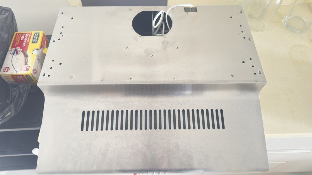 Electrolux Range hood (Category: Other Kitchen Appliances) located in Taguig. Submitted by lkgara (Listing ID 1425532626, Image 3). Description: PRICE IS FIRM. Will not accept offers below asking price. Electrolux EFT6510X Range hood 60cm Lightly used (condo furniture) Fully functional, no issues No box Bought in 2022 original price: 5,900 For pick up only. Loc: Western Bicutan, Taguig.