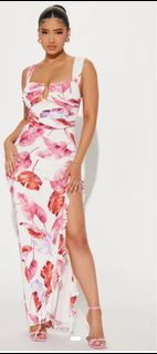 (Category: ) located in . Submitted by wardroberevamp515 (Listing ID 1425574355, Image 1). Description: .