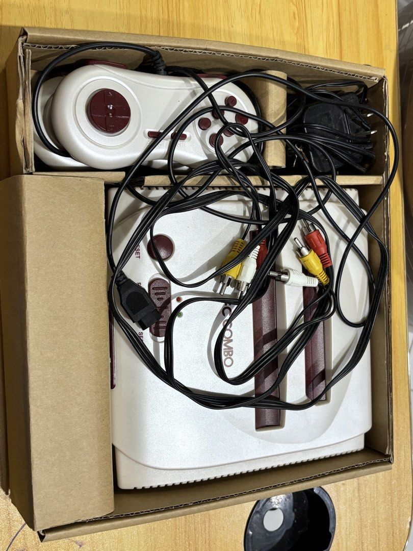 FC Combo 2-in-1 Game Console (Category: Others) located in Angono. Submitted by fairymama28 (Listing ID 1425602734, Image 2). Description: .