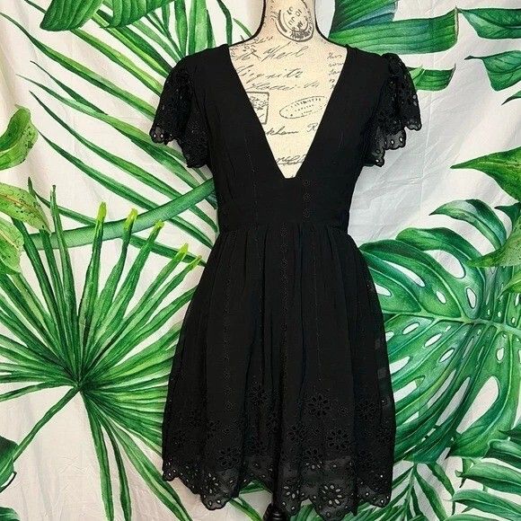 forever21 Black Eyelet Dress (Category: Dresses) located in Santa Cruz. Submitted by sohba (Listing ID 1425448791, Image 1). Description: deep v neck dress classy and very flattering eyelet details vv pretty😍 Good as new used once only.