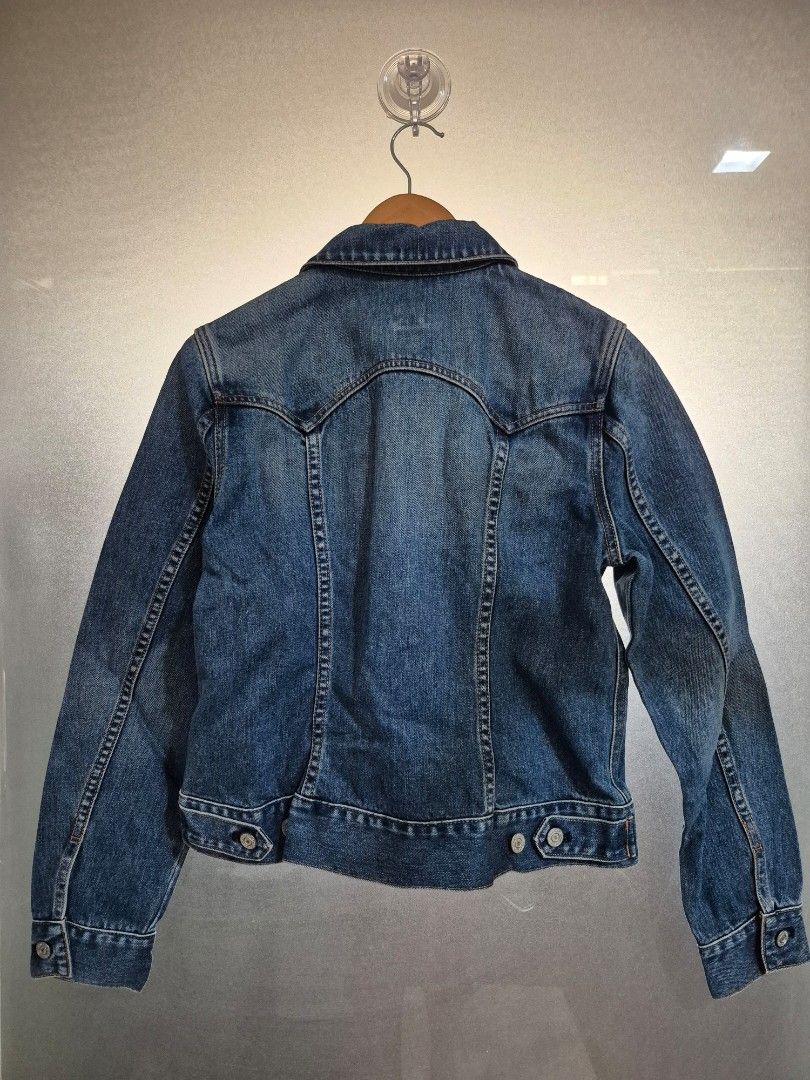 GAP Denim Jacket (Category: Coats, Jackets and Outerwear) located in Quezon City. Submitted by akcstuff (Listing ID 1425588145, Image 2). Description: Size: S Color: Denim Blue * Washed but never used.