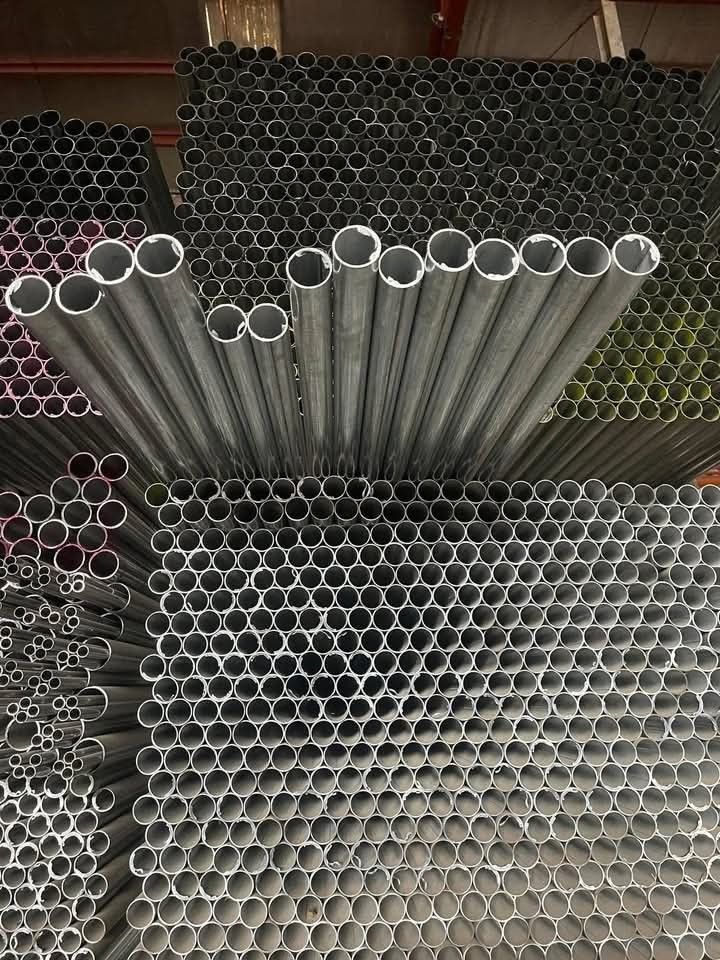 GI PIPE 1 1/2 FOR SALE COD (Category: Construction & Building Materials) located in Valenzuela. Submitted by mefscaffoldingandconstruction (Listing ID 1425482880, Image 1). Description: G.I Pipe S20 1 1/2 – matibay, maaasahan, at swak sa construction mo. Hindi lang basta pipe, pangmatagalan na investment sa proyekto mo. Message us today! V i b e r/C a l l: 0 9 0 6 7 9 7 2 3 9 8.