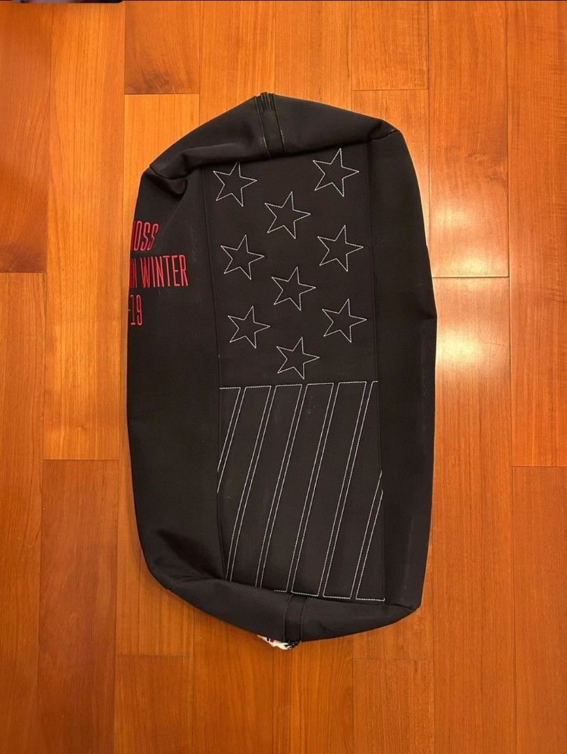 Givenchy Backpack (Category: Bags & Wallets) located in Kuala Lumpur. Submitted by archive888 (Listing ID 1425579658, Image 1). Description: Givenchy Star Explosive Shoulder Bag Cheap alternative to reebok stars explosive package A divine object, a huge one, combines the star elements of Givenchy and the red font embroidery of hoodbyair, a collection of the current version of the answer, the side reebok embroidery is full and three-dimensional, b