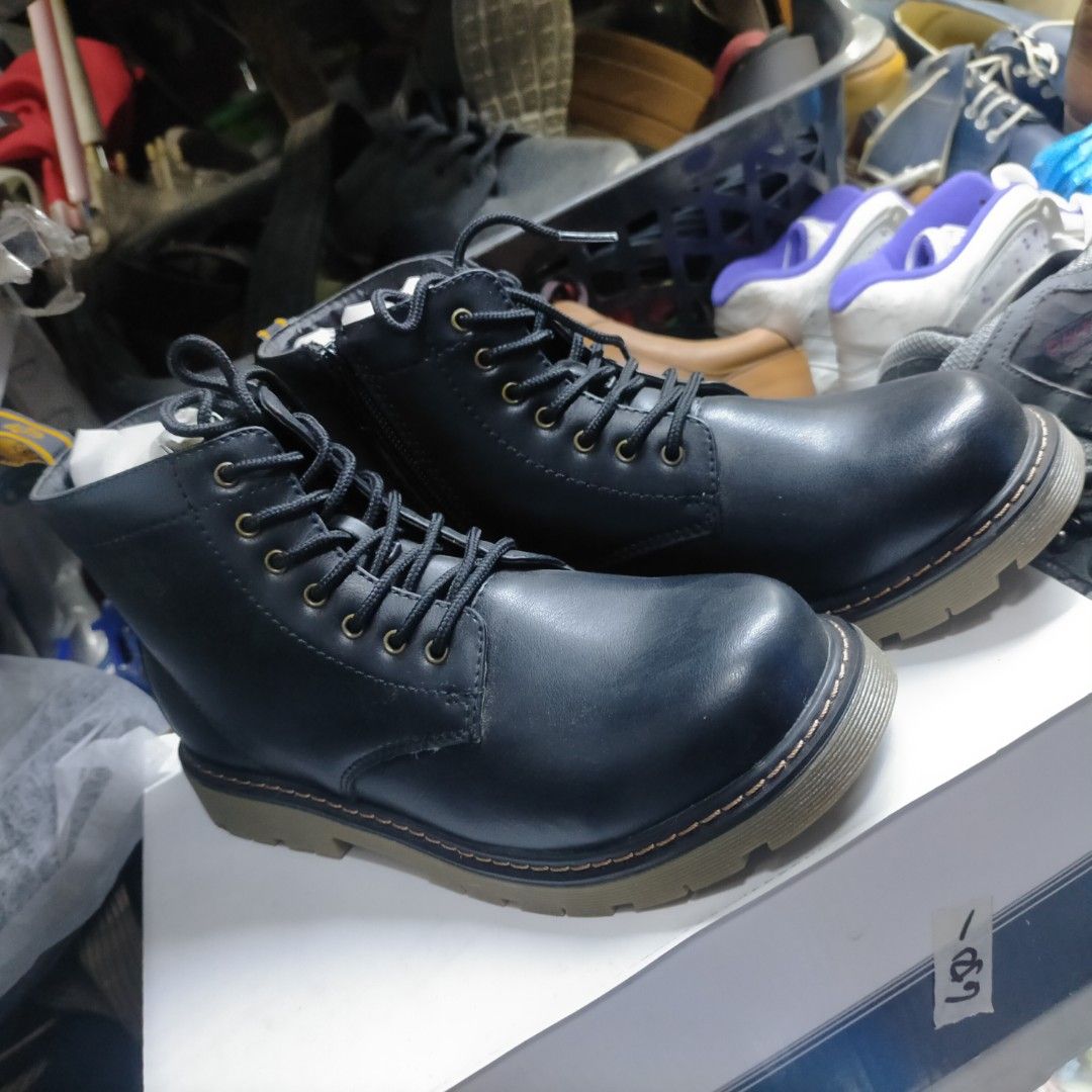 G&P Walk Black Boots (Category: Boots) located in Manila. Submitted by agenttin (Listing ID 1425628382, Image 2). Description: Comes with box source: Japan Surplus size indicate: 22 cm unisex magaan, easy to wear . yu can use zipper instead of untying the lace..