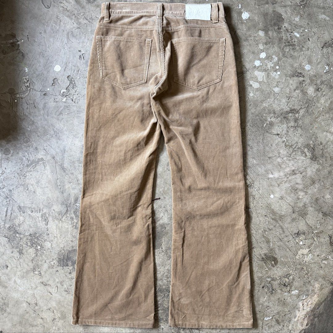 Gucci - Tom Ford - Corduroy Boot Cut Pants (Category: Trousers) located in Cavite. Submitted by 4118.ph (Listing ID 1416948082, Image 2). Description: Size 44 / 28-29 Mens Excellent condition Waist 14.5” Length 38” Inseam 28” Leg opening 9.7”.