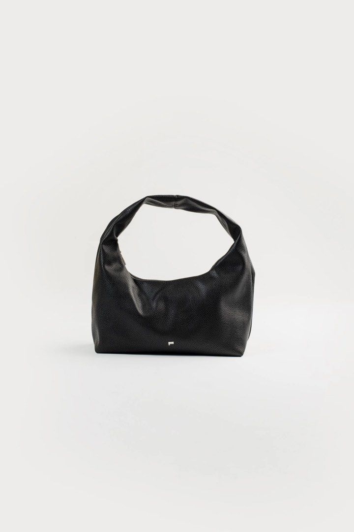 GVN: Medium Hobo Bag in Charcoal (Category: Shoulder Bags) located in Mandaluyong City. Submitted by coco.label (Listing ID 1425540828, Image 1). Description: Bnew used once No Carabiner and box alrdy .