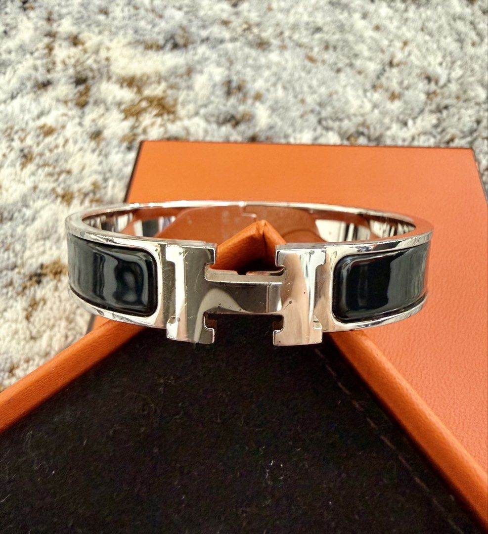 Hermes Clic H Bracelet Black Noir Pm (Category: Bracelets) located in Manila. Submitted by rmx28 (Listing ID 1425530588, Image 3). Description: Authentic Hermes Clic H Black and Steel Noir.
