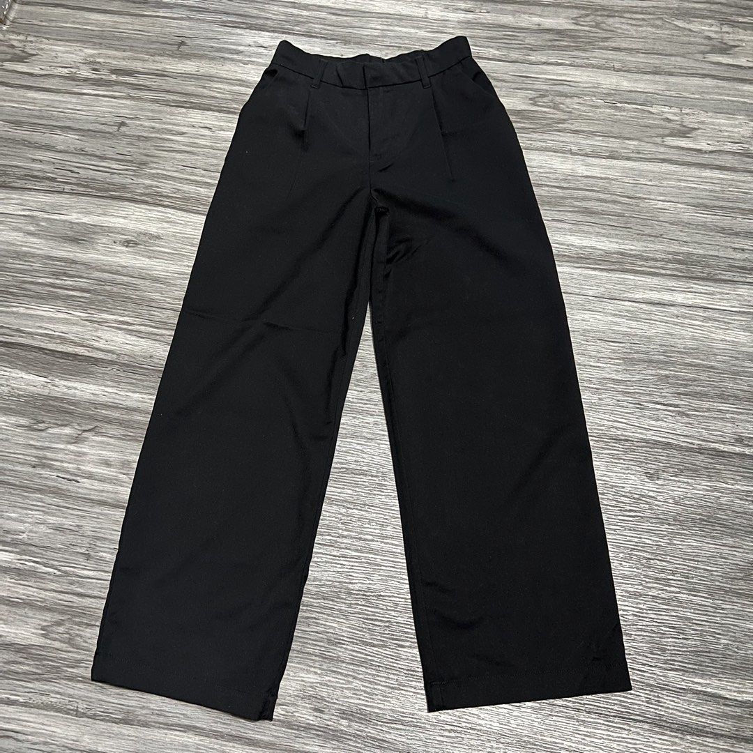 H&M Black Wide Leg Pants (Category: Other Bottoms) located in Manila. Submitted by bluetwigs (Listing ID 1425556426, Image 2). Description: - Fits 24-25” - No issues.