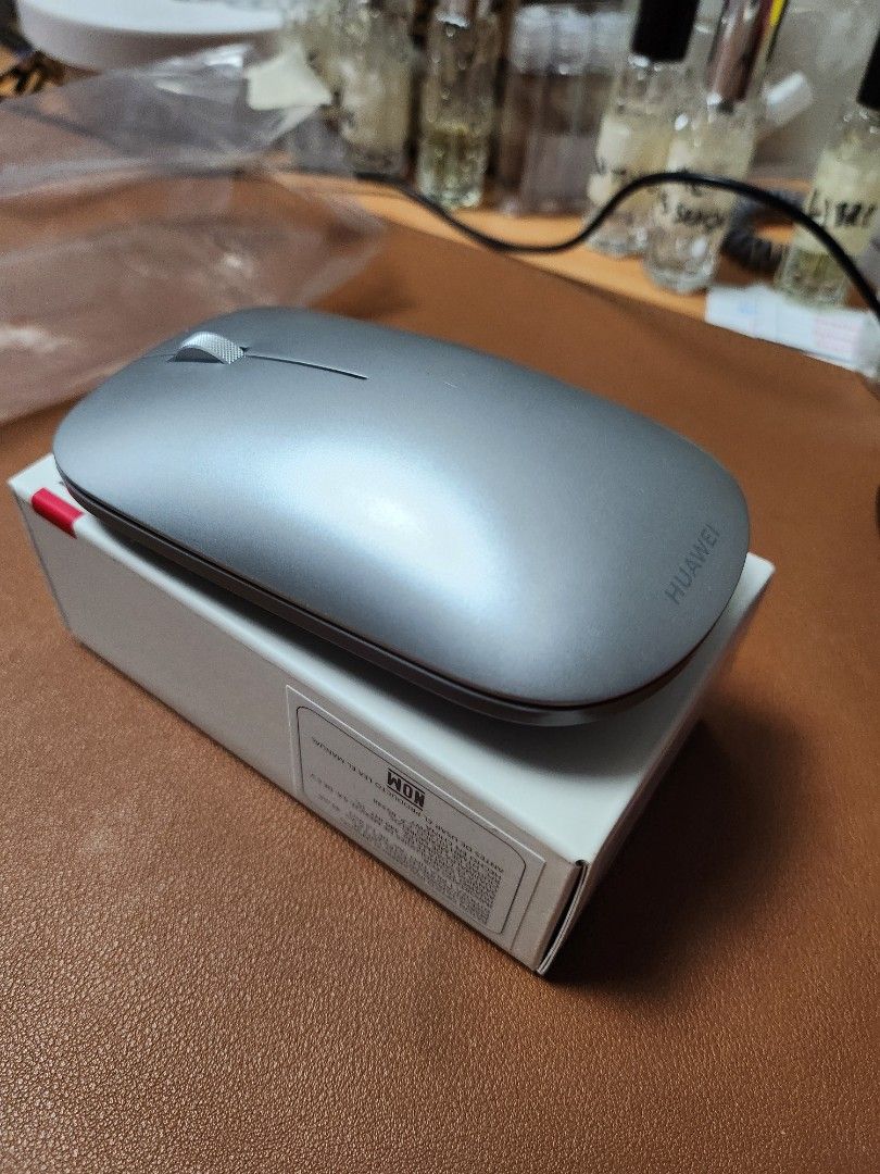 Huawei Bluetooth mouse 2nd gen super slim (Category: Other Gadgets) located in Quezon City. Submitted by m.reyman (Listing ID 1425488668, Image 2). Description: Model CD23 SE (HYPERFAST AND SMOOTH) Compatibility Windows 8.1+, Macos 10.10+, ios 13.1+, Android 5.0 + Harmony Os 2+ Three (3) device connection switchover ✨ BT 5.1 interface uses 1 x AA battery (meron sa orange app na rechargeable na AA) slim, pwede ibulsa Original Original Original wit