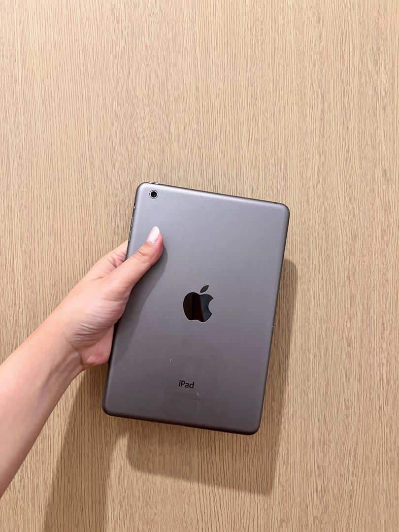 Ipad mini 1st gen (Category: iPad) located in Manila. Submitted by lumideclutter (Listing ID 1425560427, Image 3). Description: Ipad mini 1st gen Ios 9.3.5 (last update) 7.9 inch 12.7 gb * minor defect on lower right of led screen (nabasag screen) but doesn’t affect its function.