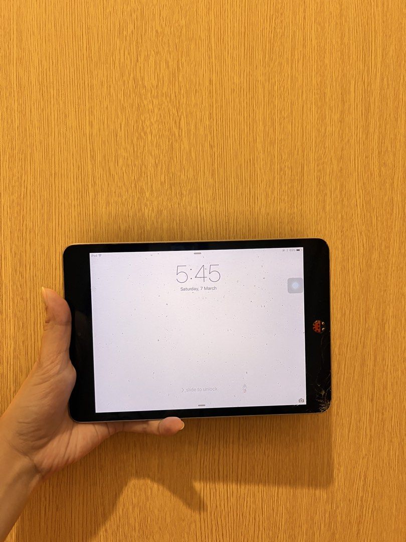 Ipad mini 1st gen (Category: iPad) located in Manila. Submitted by lumideclutter (Listing ID 1425560427, Image 1). Description: Ipad mini 1st gen Ios 9.3.5 (last update) 7.9 inch 12.7 gb * minor defect on lower right of led screen (nabasag screen) but doesn’t affect its function.