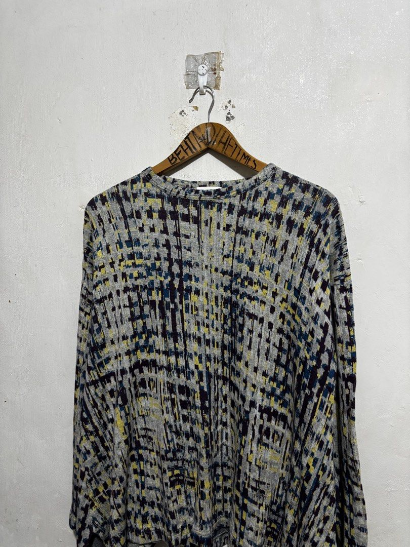 Issey Miyake Plantation Abstract Print Top (Category: Blouses) located in Calamba. Submitted by sinauna. (Listing ID 1425501286, Image 2). Description: - Issey Miyake Plantation Abstract Print Top - Size M - Unique abstract design - Made in Japan.