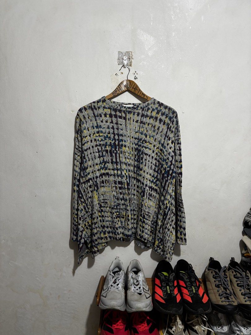 Issey Miyake Plantation Abstract Print Top (Category: Blouses) located in Calamba. Submitted by sinauna. (Listing ID 1425501286, Image 1). Description: - Issey Miyake Plantation Abstract Print Top - Size M - Unique abstract design - Made in Japan.