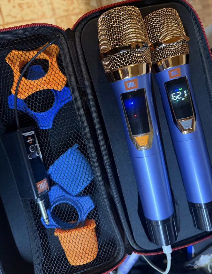 JBL Wireless Microphone Set with Box (Category: Microphones) located in Las Pinas. Submitted by heartmeee (Listing ID 1425455583, Image 1). Description: Super Ganda pa sa actual need lang palitan ng Battery Solid ito promise! Rfs: hnd na nagagamit may bago ng Mic.