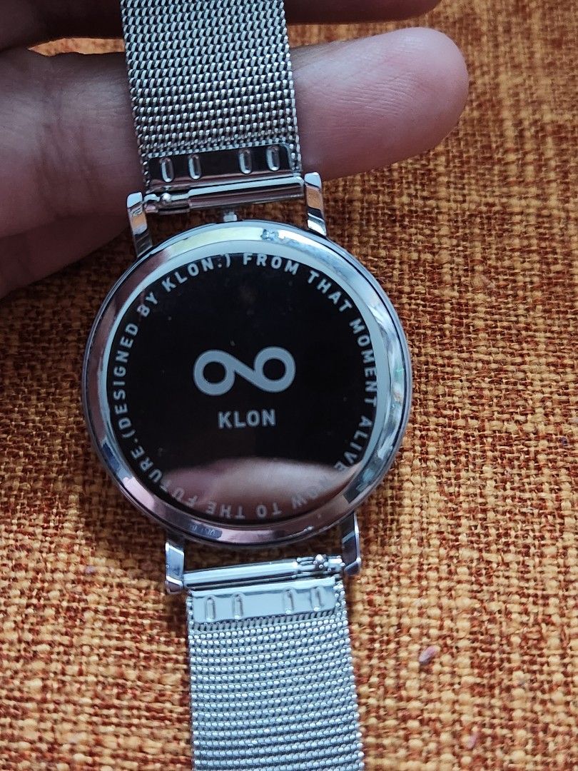 Klon Solar Unisex Watch (Category: Women's Watches) located in Trece Martires City. Submitted by heirloomhoursph (Listing ID 1425627673, Image 3). Description: ✨ Heirloom Hours – Available Piece ✨ Klon Solar Unisex Watch (Open for Layaway) Php 5,999 (negotiable) Details: ■ Strap: original ■ Wrist Size: up to 8.5" or 21.5cm ■ Solar ■ Case Size: 38mm ■ Model/Reference: n/a ■ Comes with original box 📌 Fully functional vintage watches (sourced as-is