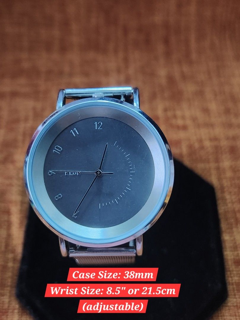 Klon Solar Unisex Watch (Category: Women's Watches) located in Trece Martires City. Submitted by heirloomhoursph (Listing ID 1425627673, Image 2). Description: ✨ Heirloom Hours – Available Piece ✨ Klon Solar Unisex Watch (Open for Layaway) Php 5,999 (negotiable) Details: ■ Strap: original ■ Wrist Size: up to 8.5" or 21.5cm ■ Solar ■ Case Size: 38mm ■ Model/Reference: n/a ■ Comes with original box 📌 Fully functional vintage watches (sourced as-is