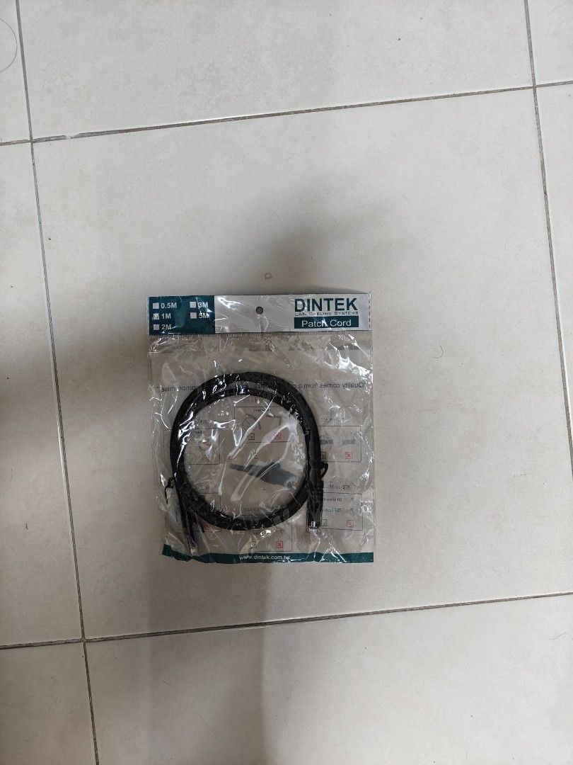 LAN Cable Patch Cord (Category: Cables & Adaptors) located in Singapore. Submitted by mrhan1123 (Listing ID 1425458294, Image 1). Description: 1 metre LAN patch cord.