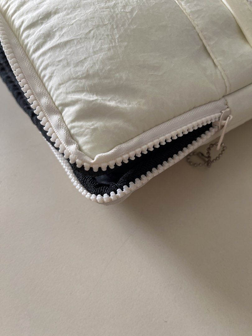 Laptop sleeve449494767434485763