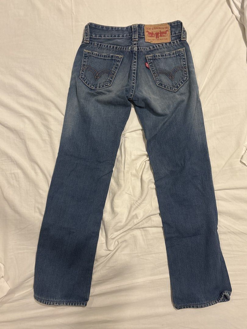Levi's low waist straight jeans (Category: Jeans) located in Manila. Submitted by kianahenar84422 (Listing ID 1425584358, Image 2). Description: 26 waistline Straight cut.