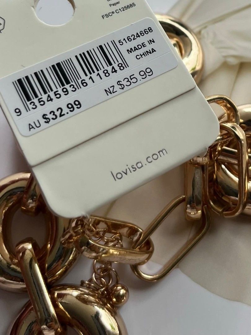 Lovisa Chunky Chain Necklace (Category: Necklaces) located in Mandaluyong City. Submitted by wardrobe.trunk (Listing ID 1425492406, Image 2). Description: LOVISA Chunky Gold Chain Necklace Price: ₱850 Bold statement necklace featuring oversized interlocking gold links that create a striking yet elegant look. The high-shine finish gives it a polished, luxe feel, while the adjustable clasp allows for a comfortable fit. Perfect for elevating simple 