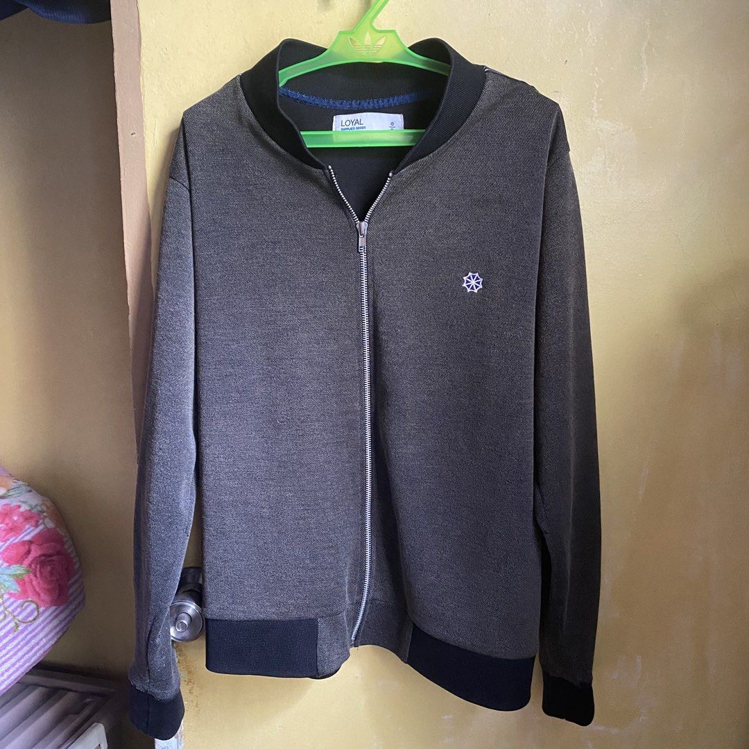 Loyal Supplies Goods + Gen Merch Jacket - Medium (Category: Coats, Jackets and Outerwear) located in Manila. Submitted by 0013mariane (Listing ID 1425467127, Image 1). Description: 📍Payment First Via Gcash 📍Tayuman Manila 📍Shipping fee charge to buyer via J&T Express or Lalamove 📍Open for meet up/ pick up around Tayuman Manila only .