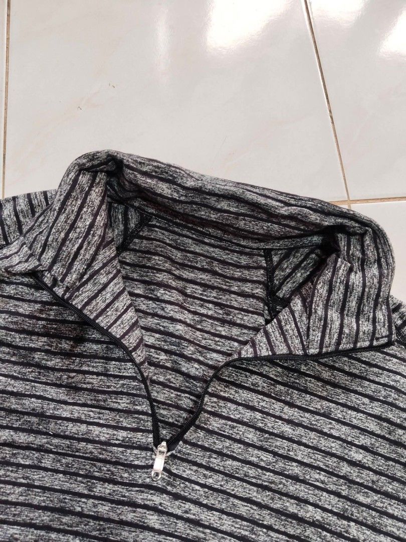 Lululemon Half-Zip Pullover 🔥 (Category: Activewear) located in Jinoba-an. Submitted by eegiboy (Listing ID 1425524607, Image 2). Description: Want to sell Lululemon Quarter Zip Jacket Stretchable Medium frame Dimension20x28 As new condition 800plussf Salamat #PTPAdminSalamat.