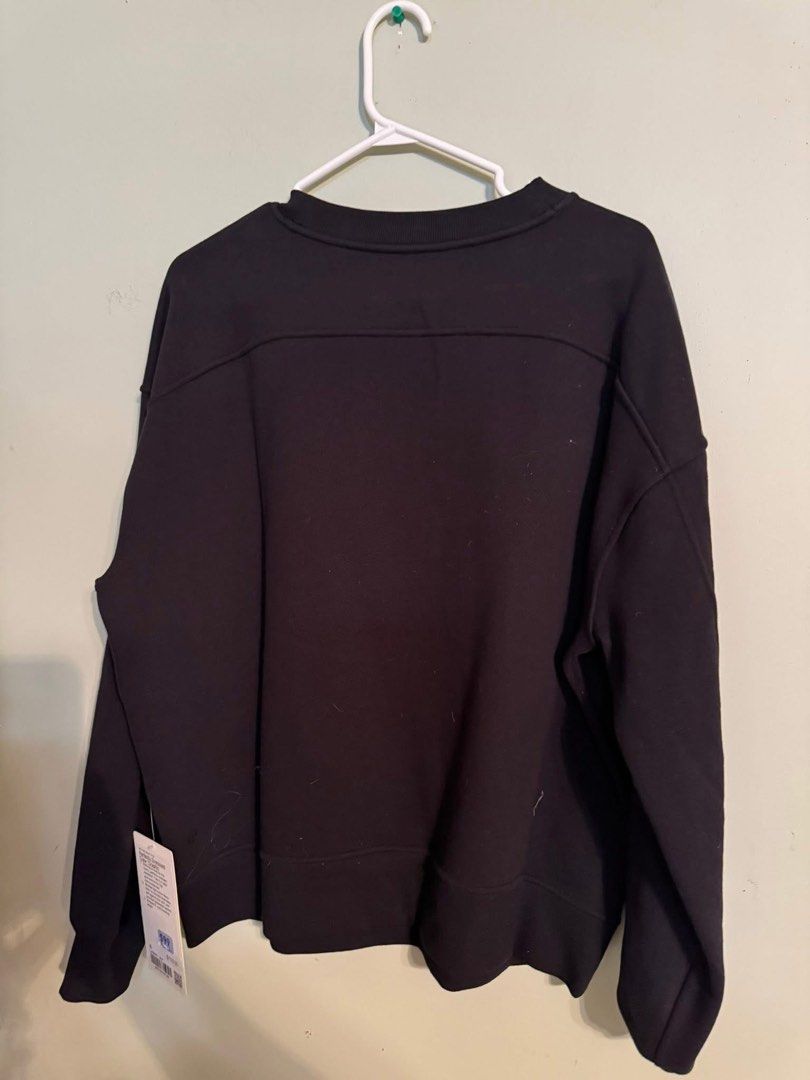 Lululemon Perfectly Oversized Crew *Graphic (Category: Clothes) located in Mississauga. Submitted by wardroberevamp515 (Listing ID 1425580195, Image 3). Description: Lululemon Perfectly Oversized Crew *Graphic Size small New with tags $65 All sales are final .