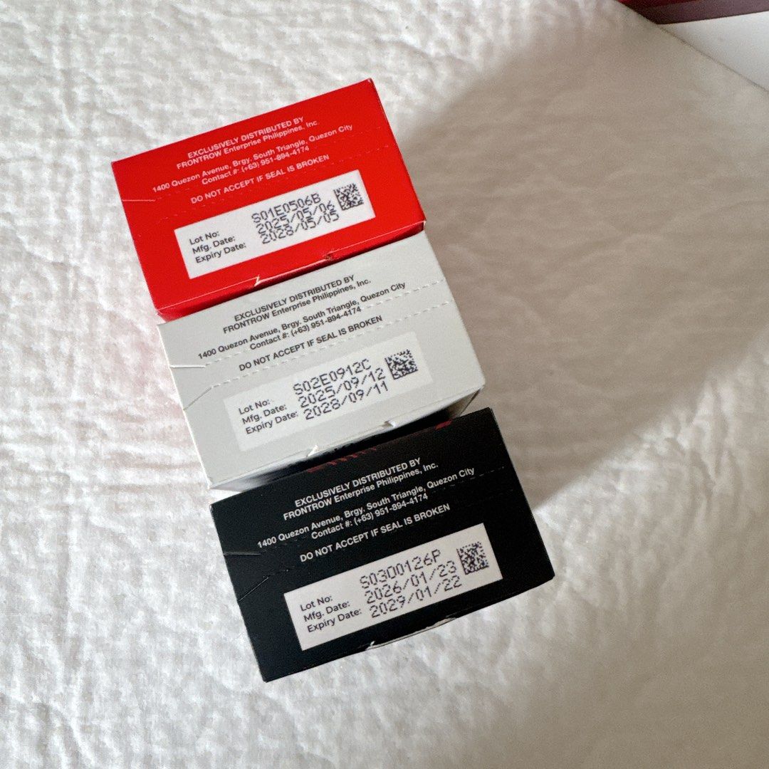 Luxxe White Soap (Category: Bath) located in Valenzuela. Submitted by shop.spark.joy (Listing ID 1425456401, Image 2). Description: 240 each 01 Luxxe White Skin Whitening Soap -Infused with Glutathione, Skin Vitamins & Kojic Acid -Gently lightens and exfoliates the skin, helping to fade age spots, dark acne scars, and pigmentation. -Mild whitening and exfoliation -Hard bar -Dermatologist tested -Cruelty-free 02 Luxxe White Oatmeal Exfoliant Soap 