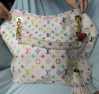 (Category: ) located in . Submitted by sakuraluxxefinds03 (Listing ID 1425579743, Image 1). Description: .