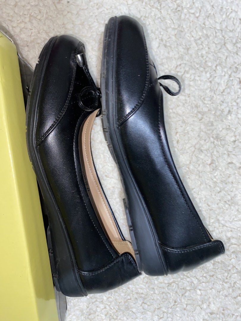 Figlia Madelyn Black Flats Size 41 (Category: Flats & Sandals) located in Caloocan City. Submitted by declutterbycha (Listing ID 1425567164, Image 2). Description: -used once -bought for 1299 RFS: Masyadong maluwag for me 💰MODE OF PAYMENT: Unionbank, Gotyme, Gcash 📦MODE OF DELIVERY: J & T Express, Grab, Lalamove .