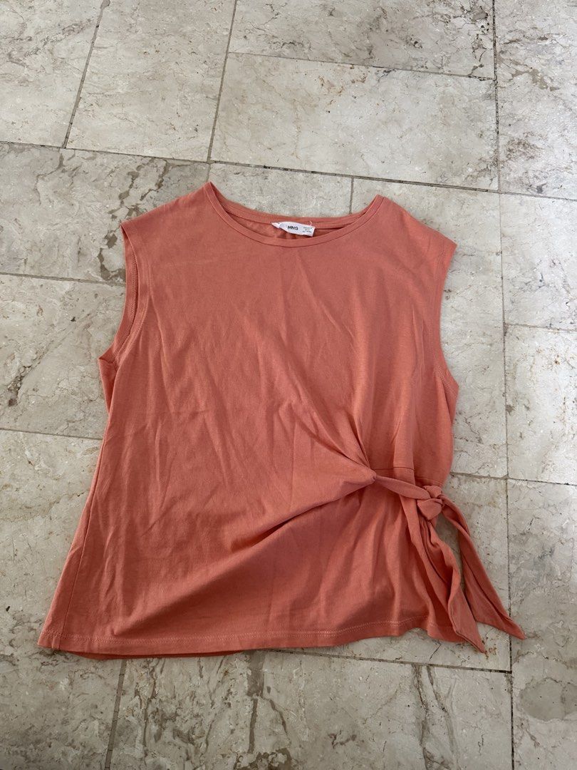 Mango Sleeveless Top with Tie Detail (Category: Sleeveless) located in Las Pinas. Submitted by kva13 (Listing ID 1425447100, Image 1). Description: .
